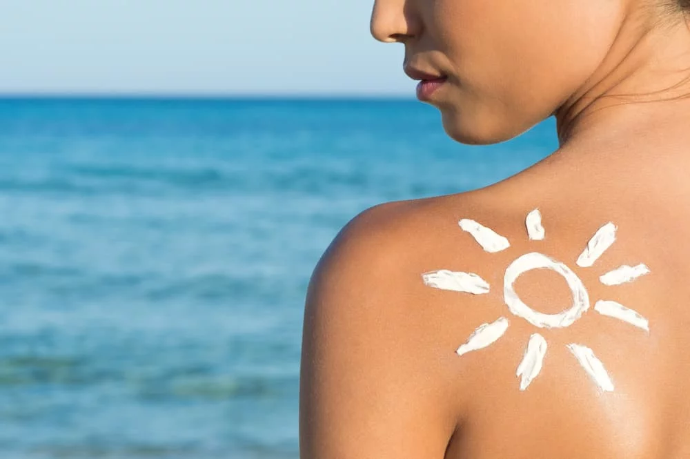 How to Choose a Safe Sunscreen: Is your Your Sunscreen Toxic?